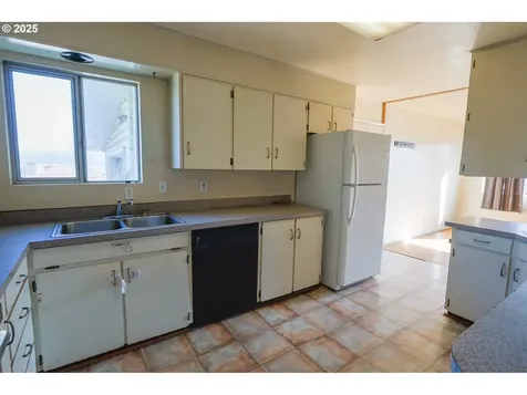 560 State Street North Bend OR 97459