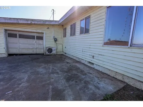 560 State Street North Bend OR 97459