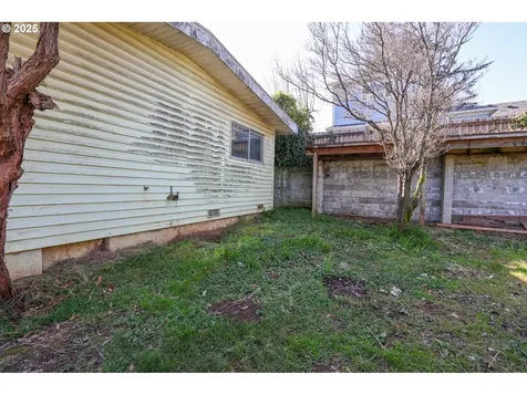 560 State Street North Bend OR 97459