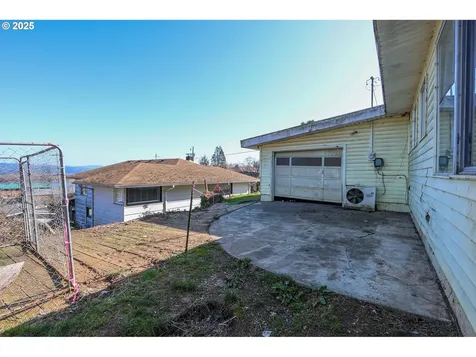 560 State Street North Bend OR 97459