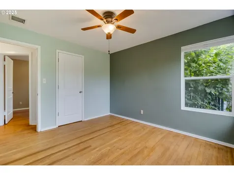 34 SE 86th Avenue Portland OR 97216