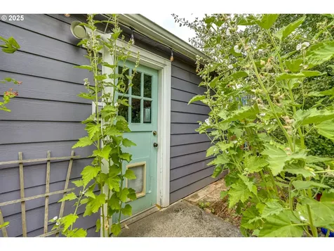 34 SE 86th Avenue Portland OR 97216