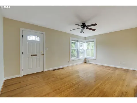 34 SE 86th Avenue Portland OR 97216