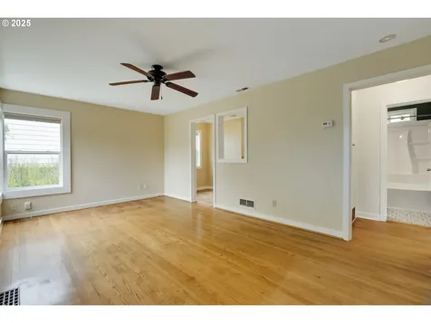 34 SE 86th Avenue Portland OR 97216