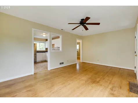 34 SE 86th Avenue Portland OR 97216