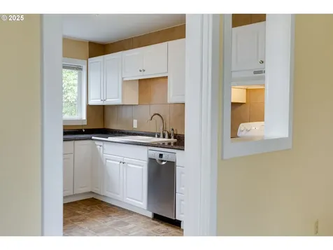 34 SE 86th Avenue Portland OR 97216