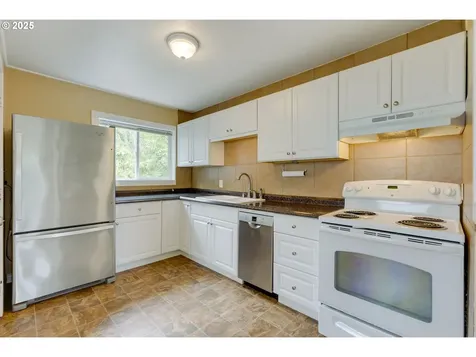 34 SE 86th Avenue Portland OR 97216