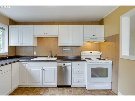 34 SE 86th Avenue Portland OR 97216