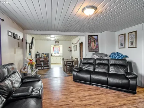 19931 Fobert Road NE Hubbard OR 97032