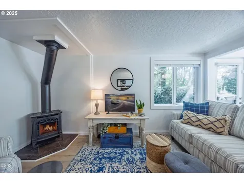 155 SE Hazelton Avenue Depoe Bay OR 97341