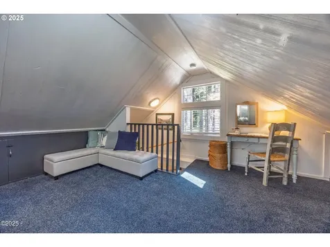 155 SE Hazelton Avenue Depoe Bay OR 97341