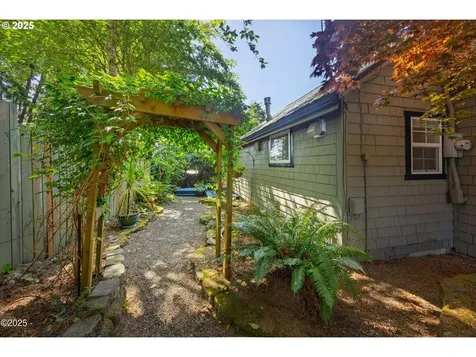 155 SE Hazelton Avenue Depoe Bay OR 97341