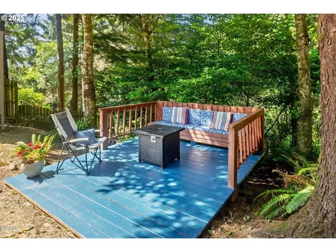 155 SE Hazelton Avenue Depoe Bay OR 97341