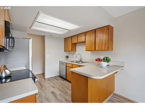 12506 SE Stark Street Portland OR 97233