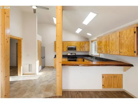 76154 Coho Lane Oakridge OR 97463