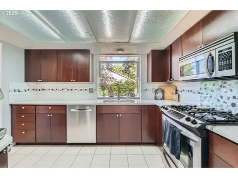 4388 NW Neskowin Avenue Portland OR 97229