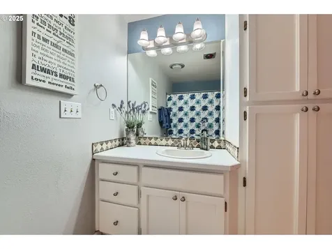 4388 NW Neskowin Avenue Portland OR 97229