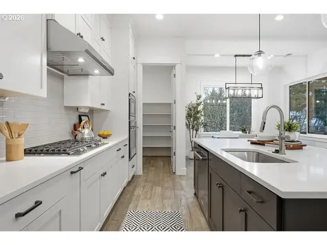 7741 NW Ladybug Place Portland OR 97229