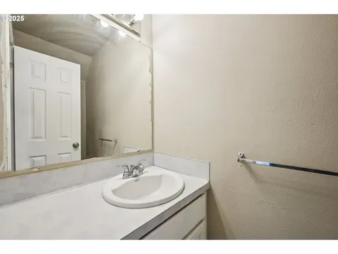 14923 NE Graham Street Portland OR 97230