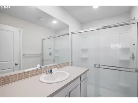 11529 NE 28th Street Vancouver WA 98684