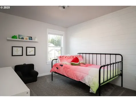 1545 N Spruce Street Canby OR 97013