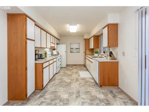 2431 SE 141st Avenue Portland OR 97233
