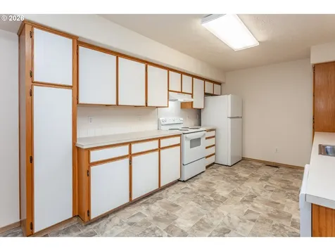 2431 SE 141st Avenue Portland OR 97233