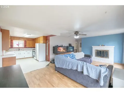240 S 7th Street Lebanon OR 97355