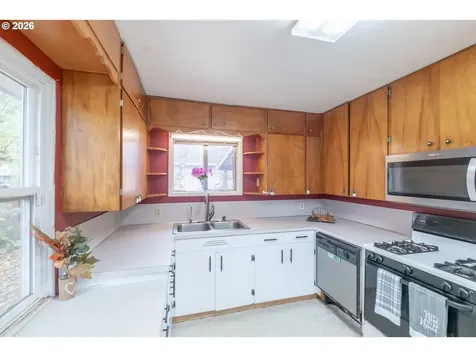 240 S 7th Street Lebanon OR 97355