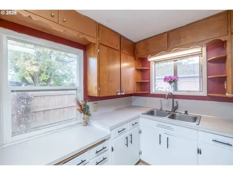 240 S 7th Street Lebanon OR 97355
