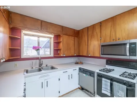 240 S 7th Street Lebanon OR 97355