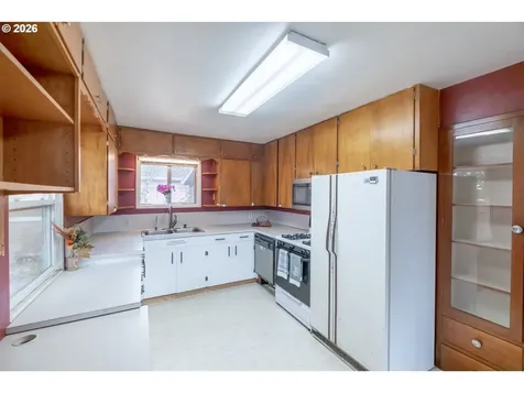 240 S 7th Street Lebanon OR 97355