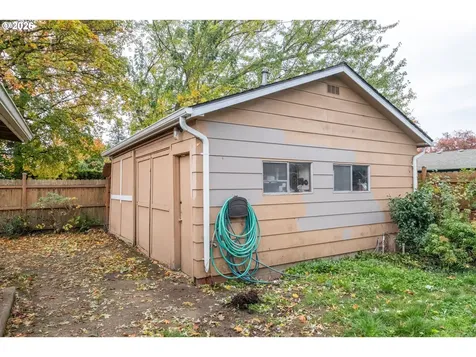 240 S 7th Street Lebanon OR 97355