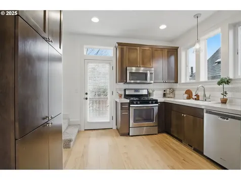 2222 SE 48th Avenue Portland OR 97215