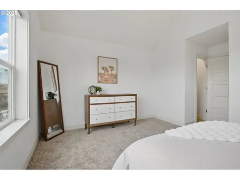 2222 SE 48th Avenue Portland OR 97215