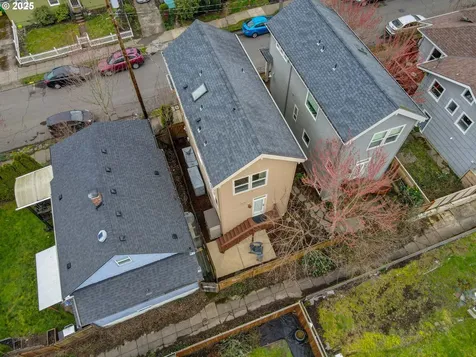 2222 SE 48th Avenue Portland OR 97215