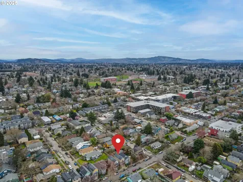 2222 SE 48th Avenue Portland OR 97215