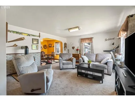 547 NE Yamhill Street Willamina OR 97396
