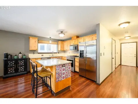 517 S Whitney Drive Newberg OR 97132