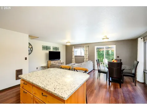 517 S Whitney Drive Newberg OR 97132