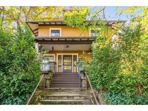 2944 SE Taylor Street Portland OR 97214