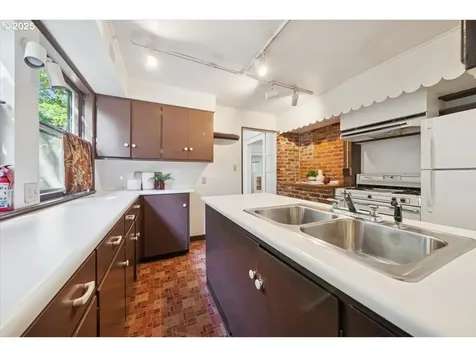 2944 SE Taylor Street Portland OR 97214
