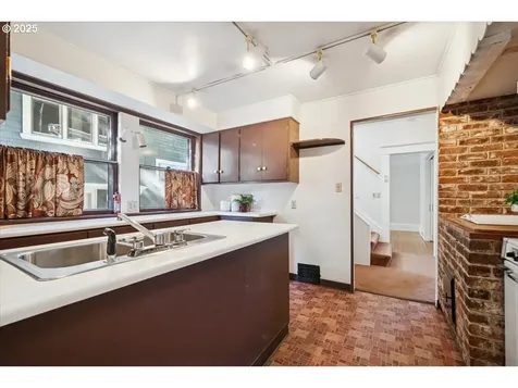 2944 SE Taylor Street Portland OR 97214
