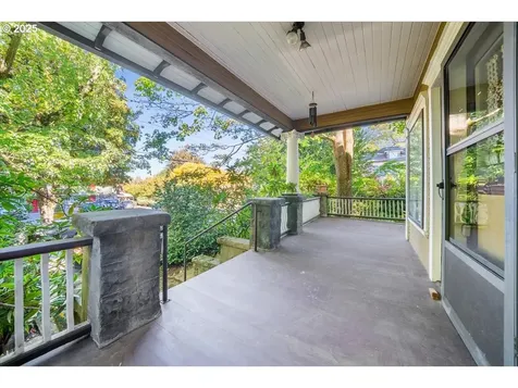 2944 SE Taylor Street Portland OR 97214