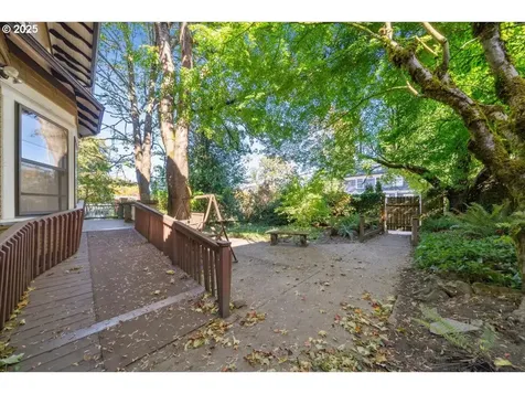 2944 SE Taylor Street Portland OR 97214