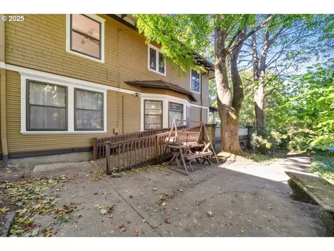 2944 SE Taylor Street Portland OR 97214