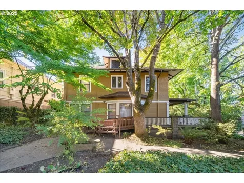 2944 SE Taylor Street Portland OR 97214