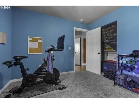 1438 Meadow Avenue Silverton OR 97381