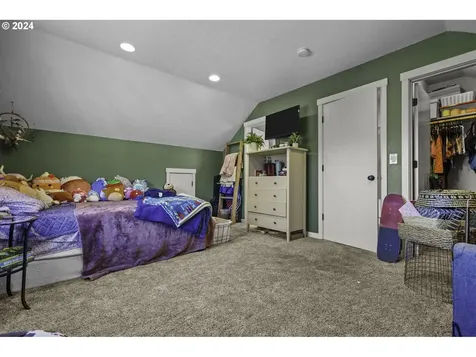 1438 Meadow Avenue Silverton OR 97381