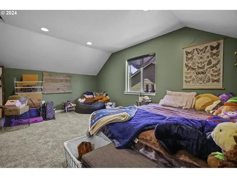 1438 Meadow Avenue Silverton OR 97381